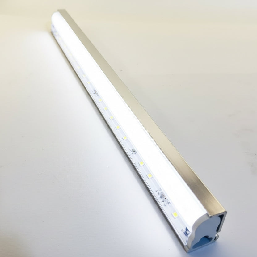 Réglette LED étanche 220V